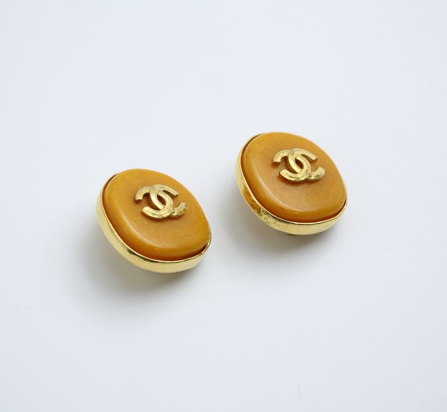 Chanel Vintage 98P仿蜜蠟焦糖色CC logo耳夾-3