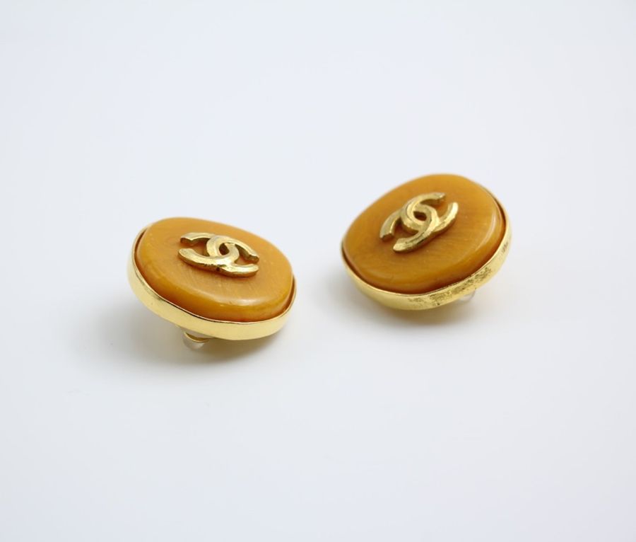 Chanel Vintage 98P仿蜜蠟焦糖色CC logo耳夾-6