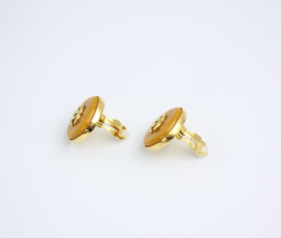 Chanel Vintage 98P仿蜜蠟焦糖色CC logo耳夾-7