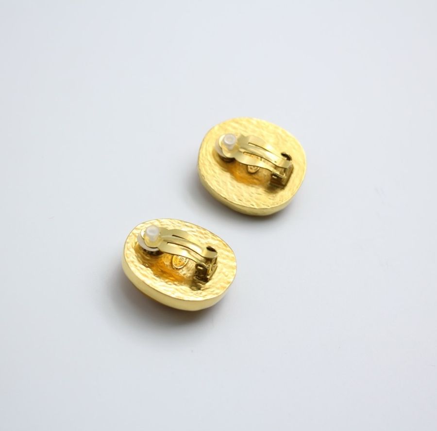Chanel Vintage 98P仿蜜蠟焦糖色CC logo耳夾-10
