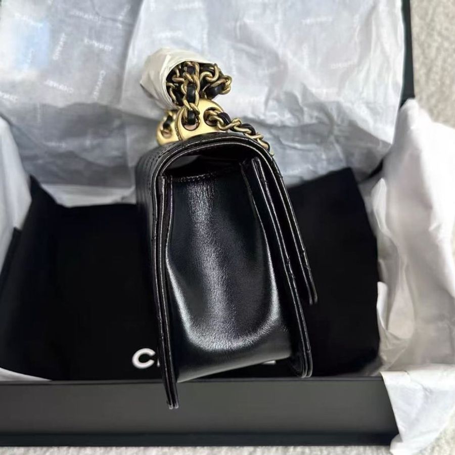✨Chanel 黑金菱格纹雙金珠19鍊條woc斜背包 99新 配件塵袋盒子-1