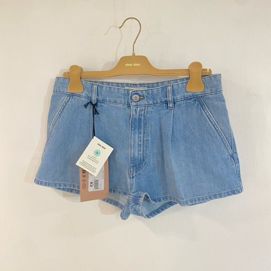 促銷品 MIU MIU 牛仔短褲 42 碼-0