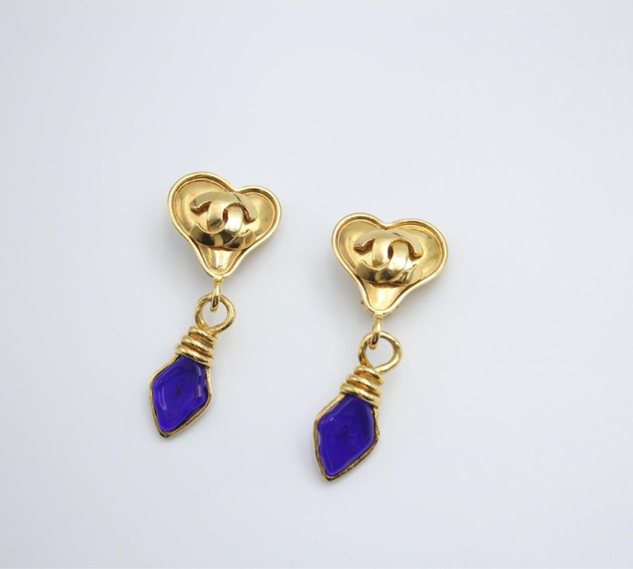 Chanel Vintage 95P Blue Gripoix & Gold Plated Heart Clip-on Earrings-0
