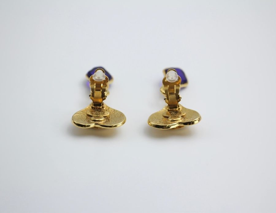 Chanel Vintage 95P Blue Gripoix & Gold Plated Heart Clip-on Earrings-8