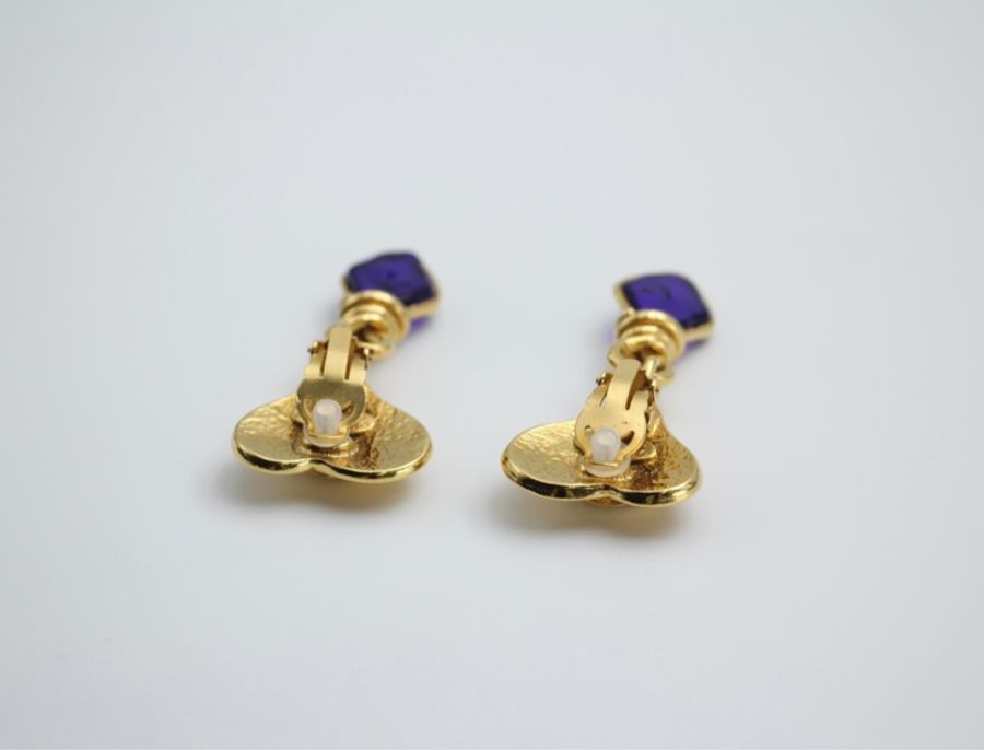 Chanel Vintage 95P Blue Gripoix & Gold Plated Heart Clip-on Earrings-13