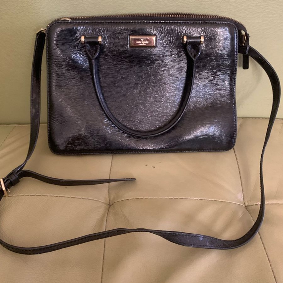 Kate spade 手提肩背黑色真皮包包 百搭 耐用二手 百元只有一個 有型上班族出遊夾層肩背手提-9