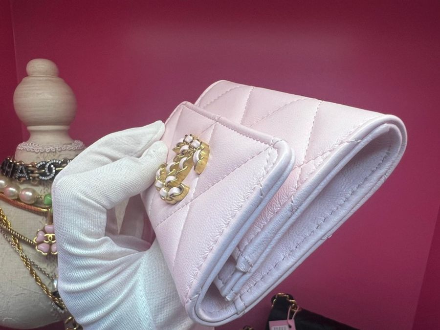 Chanel 19年皮革櫻花粉銀包卡套(Full set with copied receipt and card)-9