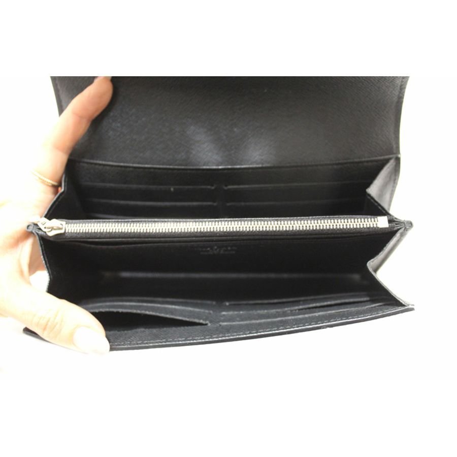 Louis Vuitton Black Epi Leather Twist Sarah Long Wallet-10