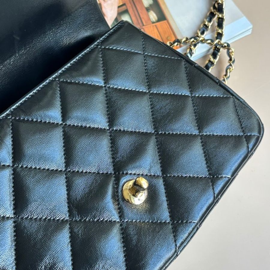 ::CHANEL:: AS5043黑色菱格亮牛皮金雙C金手提把斜背鏈包24-18