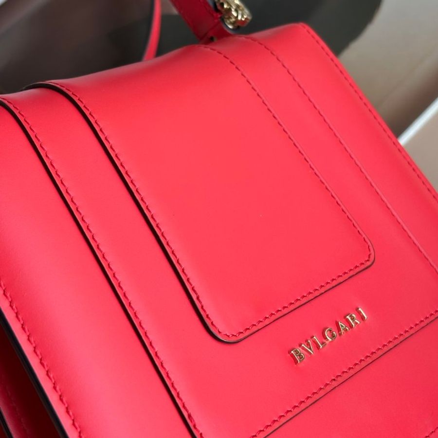 ::Bvlgari:: Serpenti Forever珊瑚紅色琺瑯蛇頭手提三層肩背斜背鏈包-16