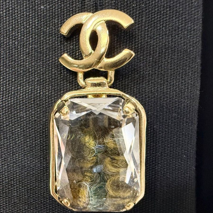 chanel 淡金雙C logo垂吊 黃藍毛呢方寶石針式耳環-3