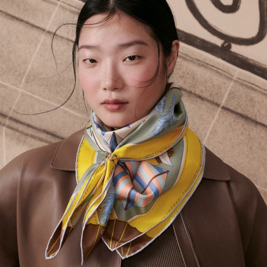 全新 HERMÈS 愛馬仕 Bagage a Main “手提行李”90方巾-3