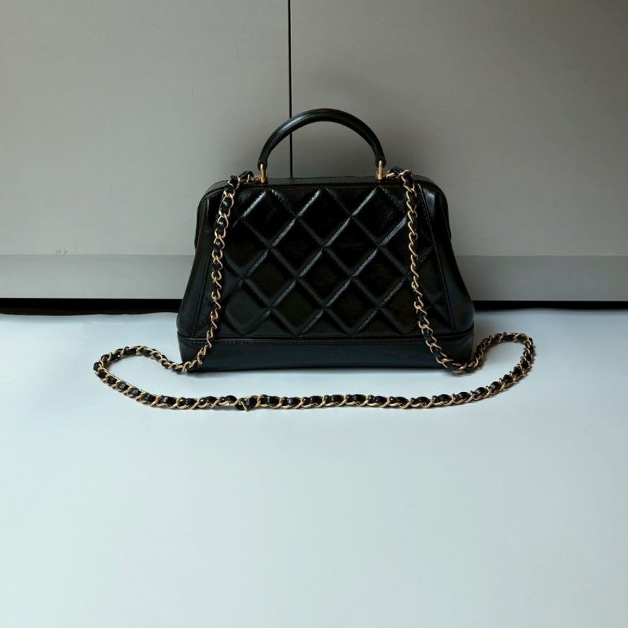 Chanel 金鍊黑色油蠟皮兩用醫生包 24-1