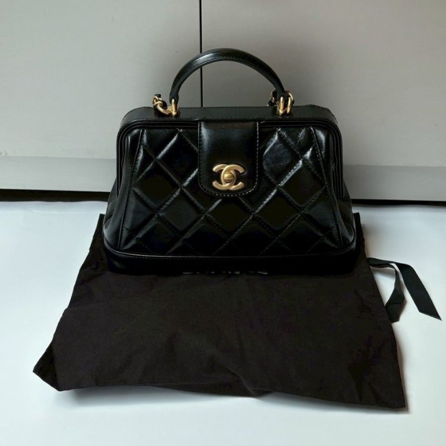 Chanel 金鍊黑色油蠟皮兩用醫生包 24-4
