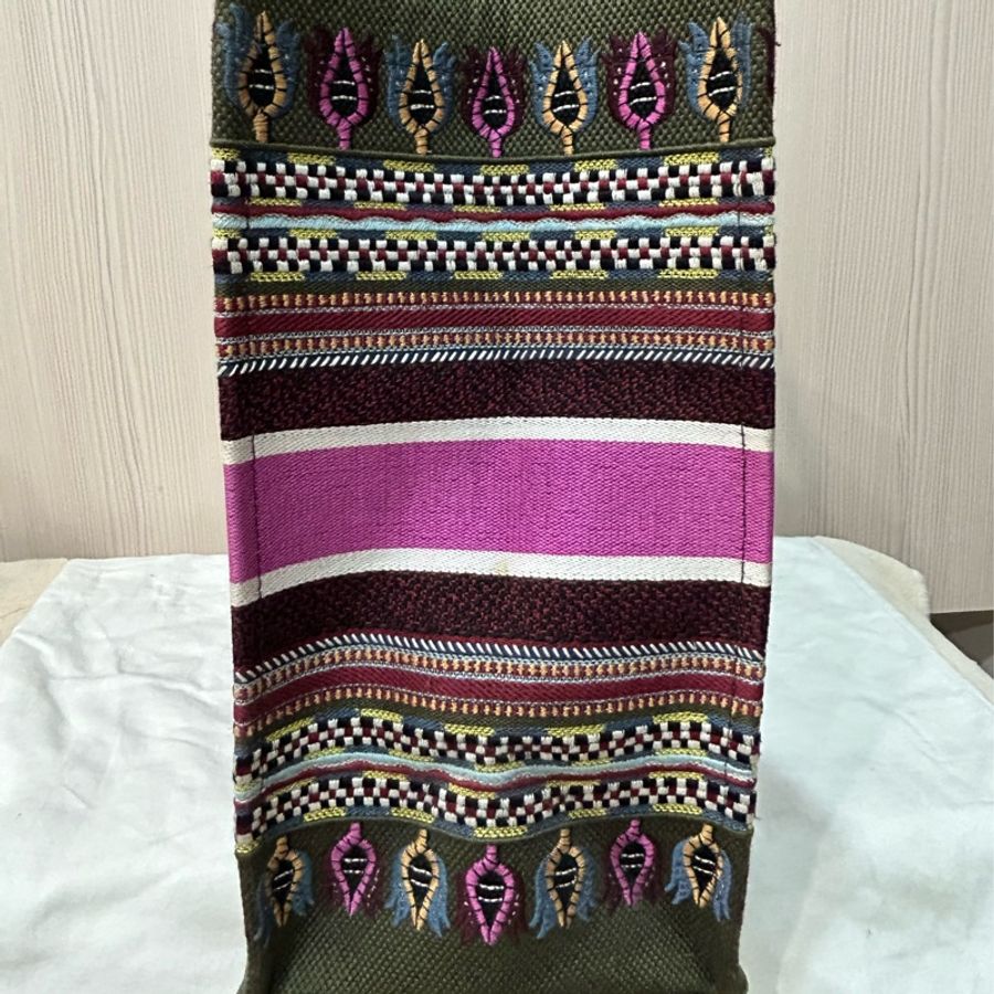 Dior totebook 大號 圖騰刺繡托特包-7