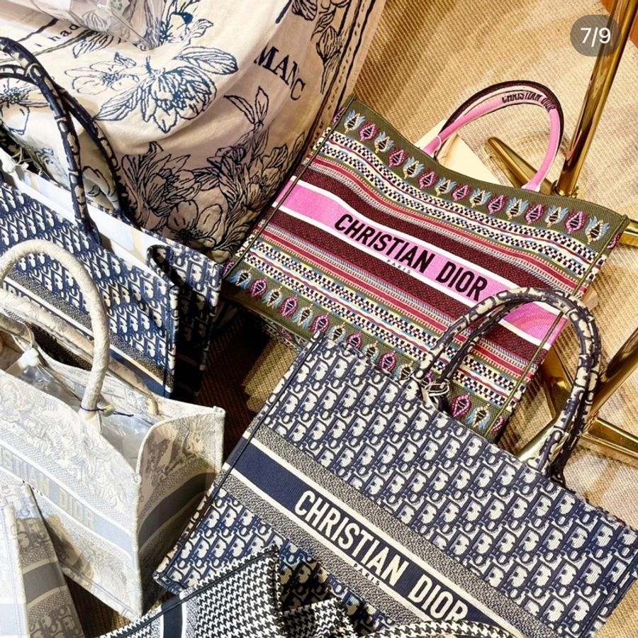 Dior totebook 大號 圖騰刺繡托特包-28