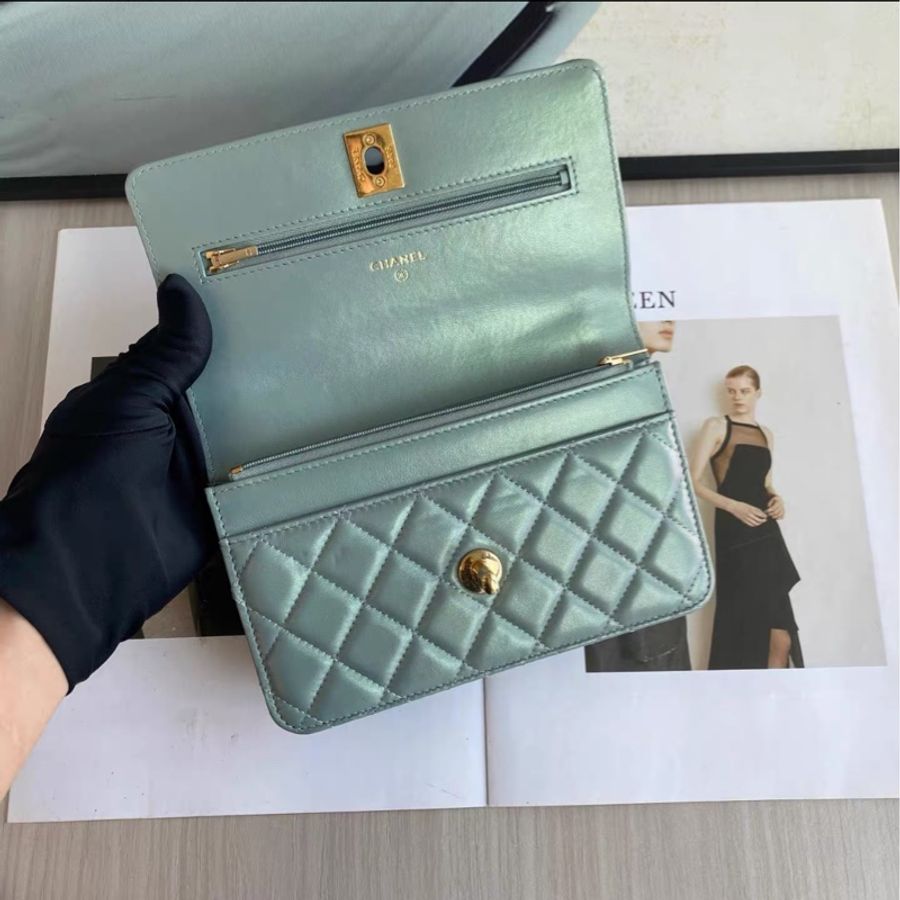 CHANEL 人魚姬藍綠色 WOC 發財包-6