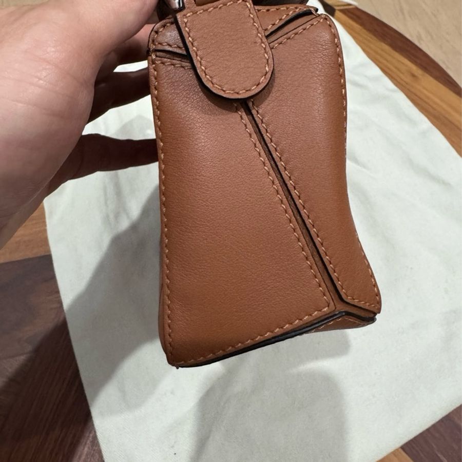 Loewe Mini Puzzle Col. Tan 焦糖色 (附麈袋)-3