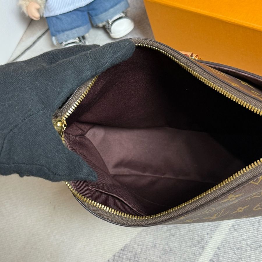 (保留中)(國外購證)Louis Vuitton ODEON MM Monogram 帆布斜背/肩背二用包-14