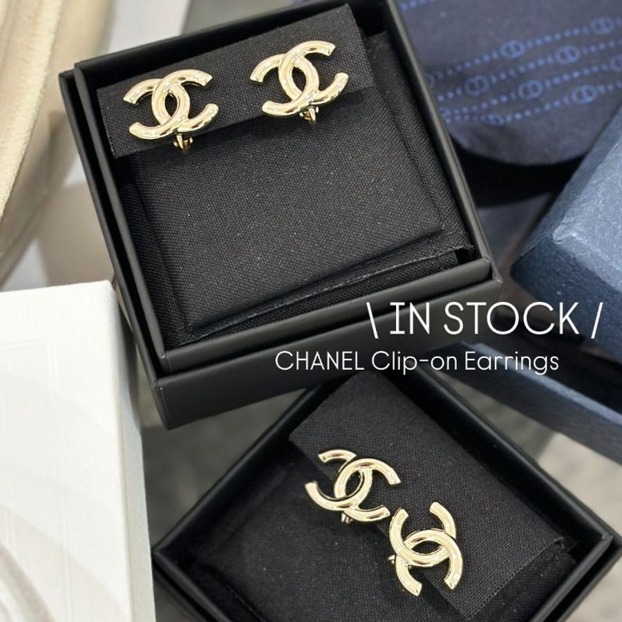 CHANEL 25P CC Logo Plain Clip Earrings 經典雙c素面淡金耳夾 ABF564-3