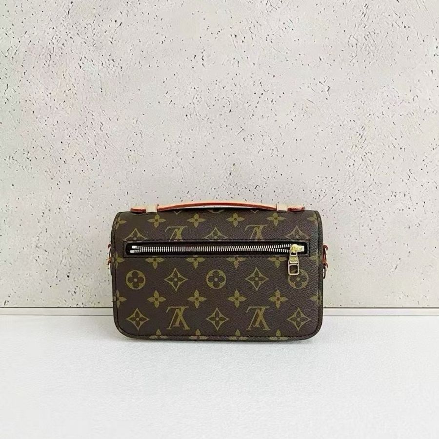 Louis Vuitton pochette Metis East West-1