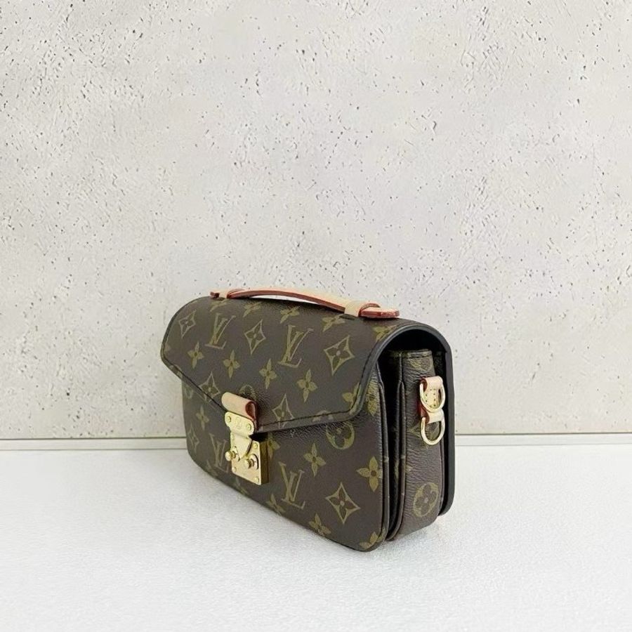 Louis Vuitton pochette Metis East West-3