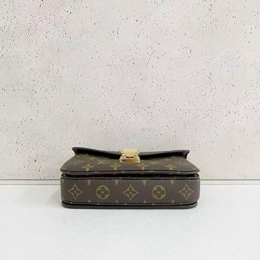 Louis Vuitton pochette Metis East West-4
