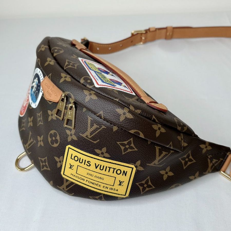 LV 客製徽章塗鴉老花胸包-3