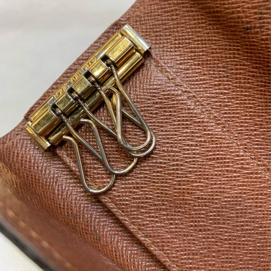 Louis Vuitton Keyholder-15