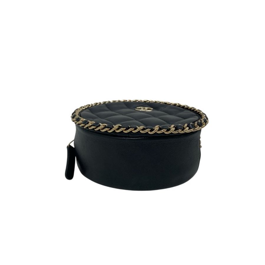 【CHANEL】黑色 Lambskin 金扣 滾邊設計 小圓餅包 Chain Shoulder(二手)H0029-12