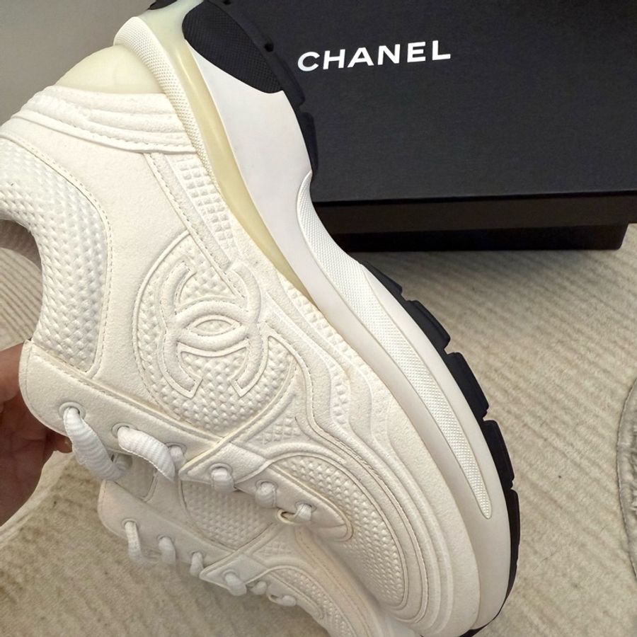 Chanel 氣質小白鞋(全新)-1