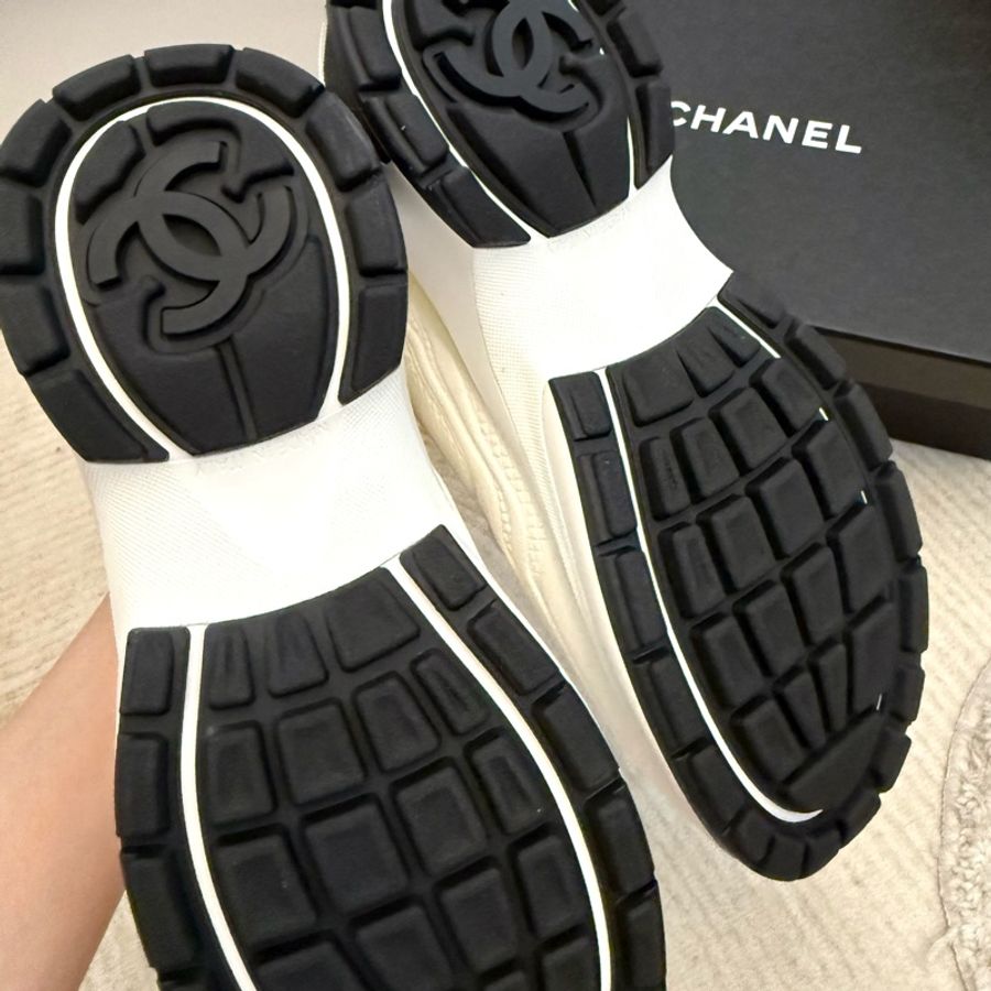 Chanel 氣質小白鞋(全新)-3