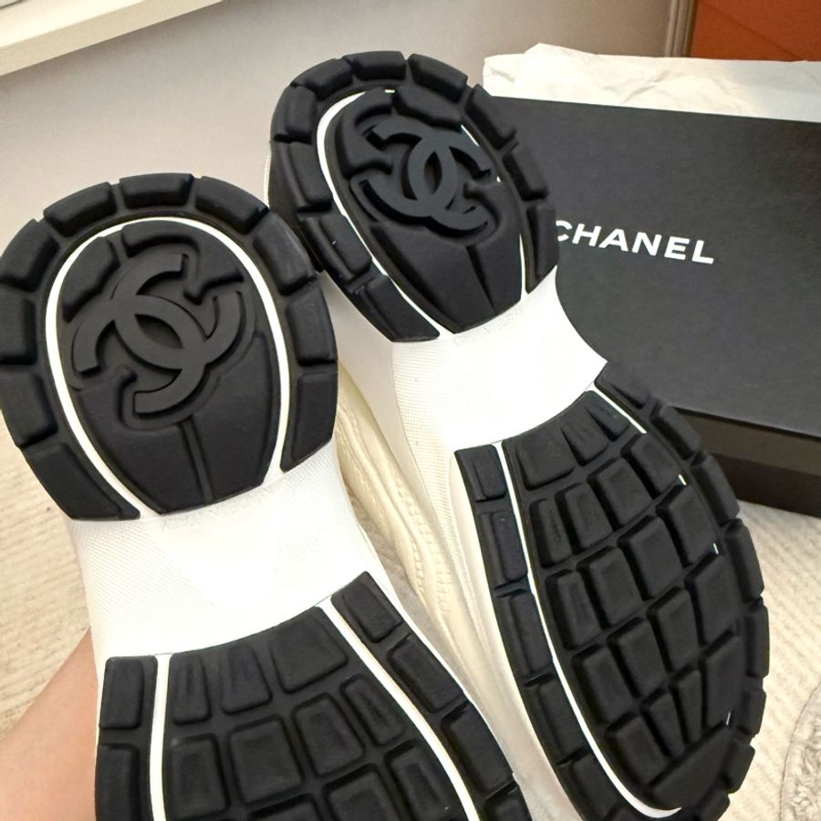 Chanel 氣質小白鞋(全新)-9
