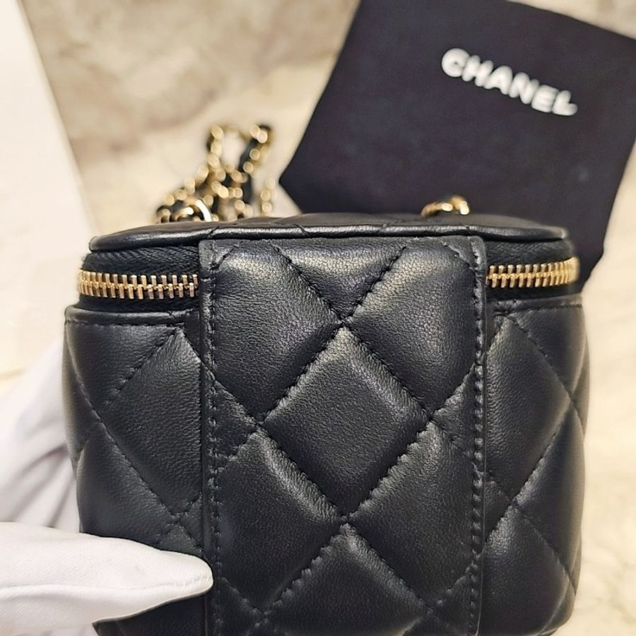 CHANEL 香奈兒 Vanity Case 迷你小盒包 小羊皮(Mini Vanity with Chain)化妝盒包-6