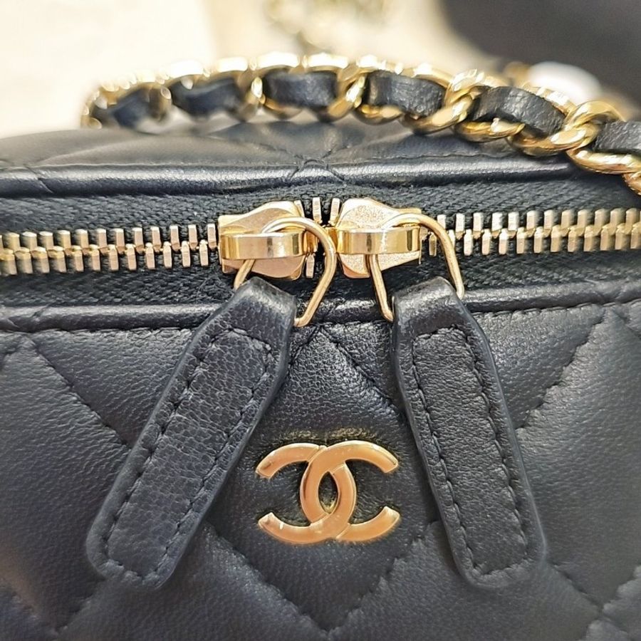 CHANEL 香奈兒 Vanity Case 迷你小盒包 小羊皮(Mini Vanity with Chain)化妝盒包-7