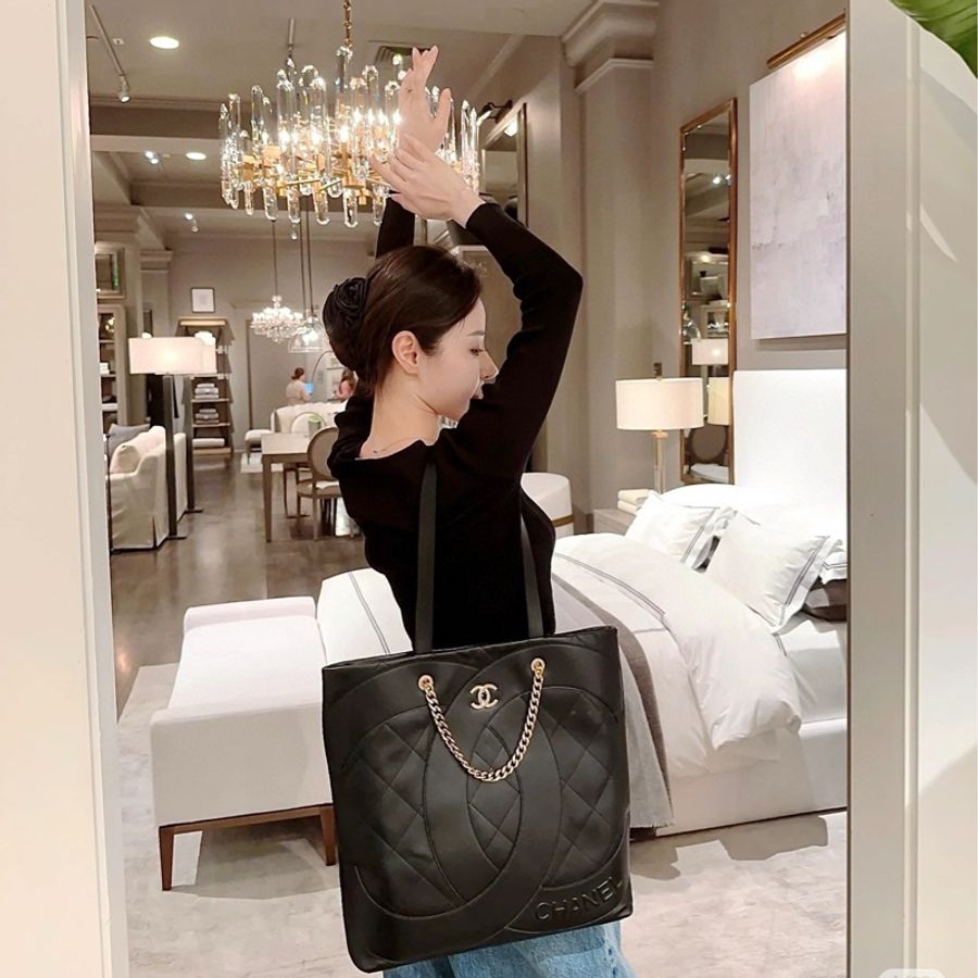 Chanel 23C tote 黑金托特包-5