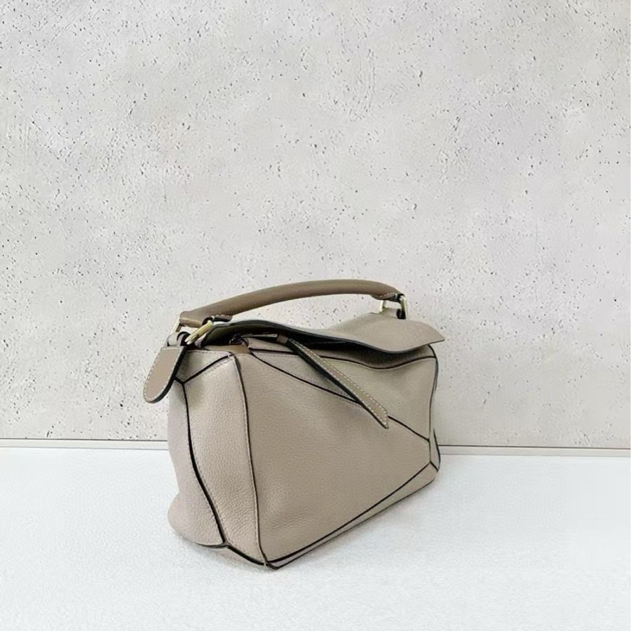 Loewe small puzzle 小號 沙色-2