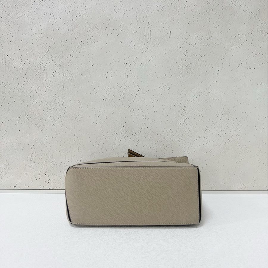 Loewe small puzzle 小號 沙色-4