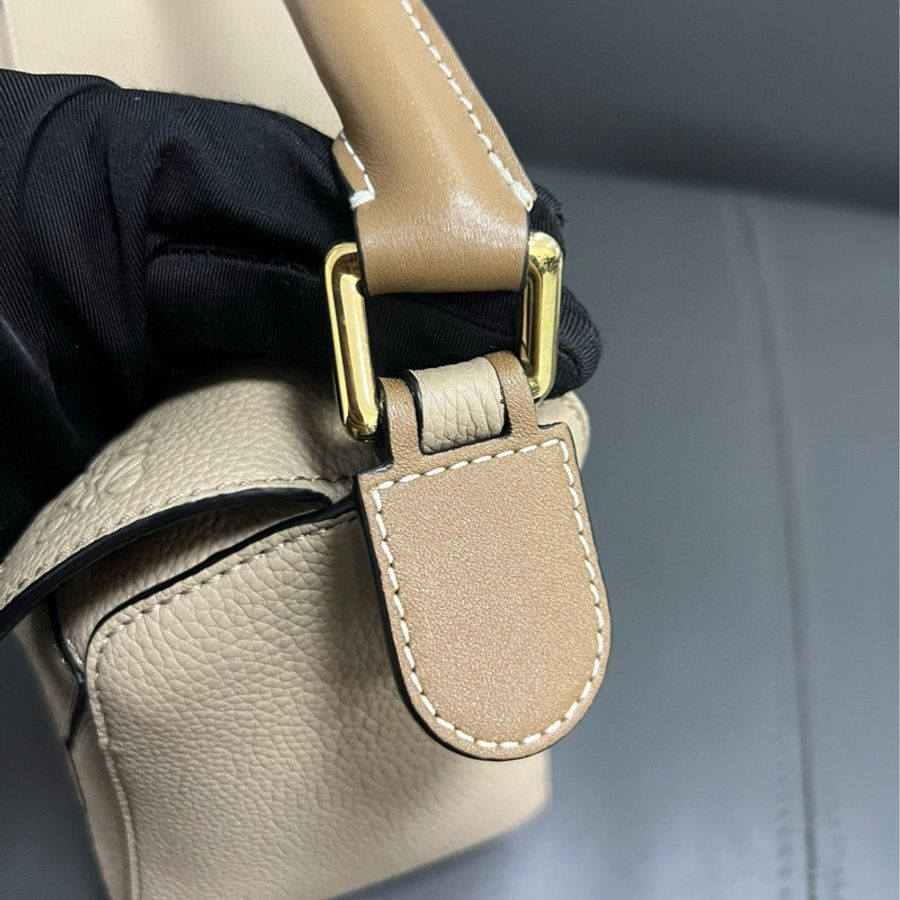 Loewe small puzzle 小號 沙色-22