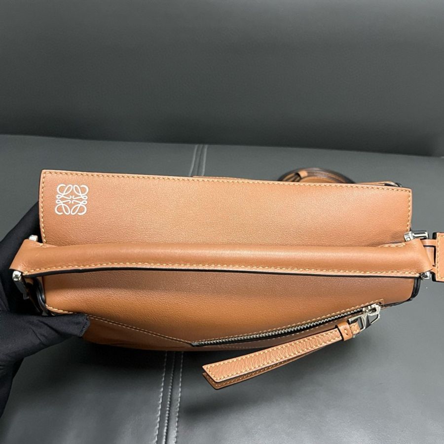 Loewe small puzzle 小號 焦糖色-14