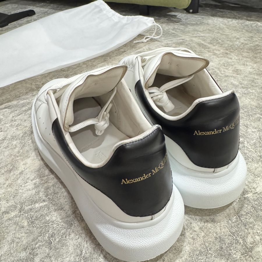 Alexander McQueen 經典款黑尾厚底小白鞋 42-16