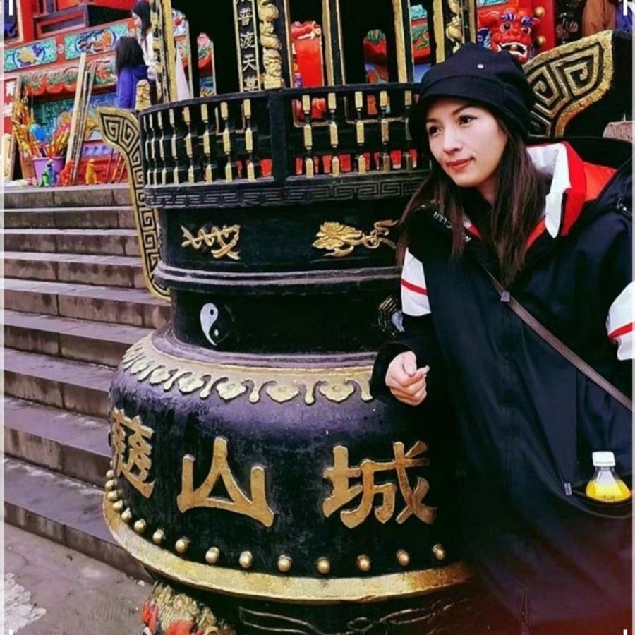 也有大尺碼／原價4萬8／庫存新品／Moncler連帽羽絨外套-1