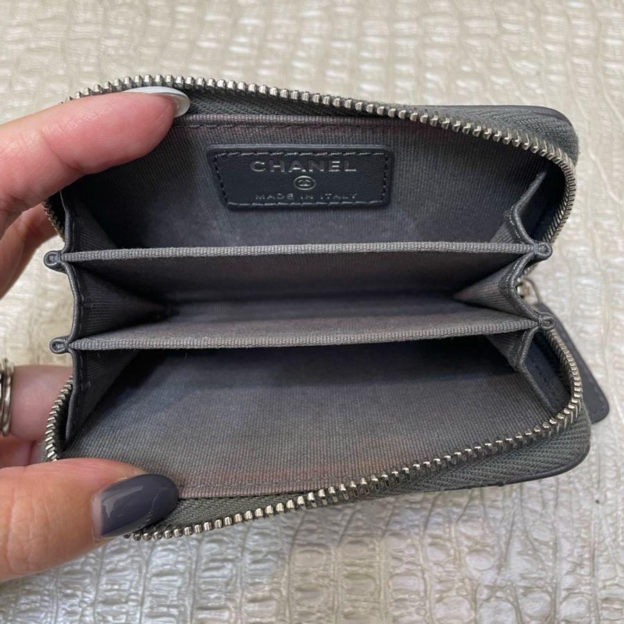 Chanel 灰羊皮銀釦ㄇ拉零錢卡包AP0216-2