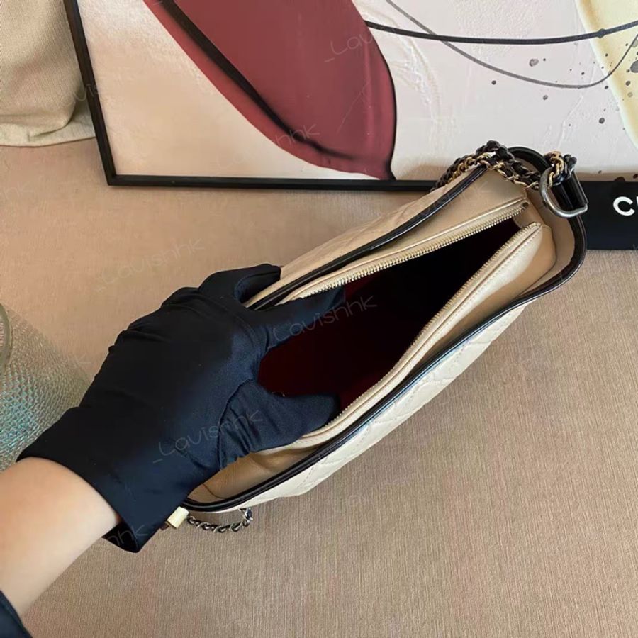 CHANEL 米色拼黑色 中號流浪包-7