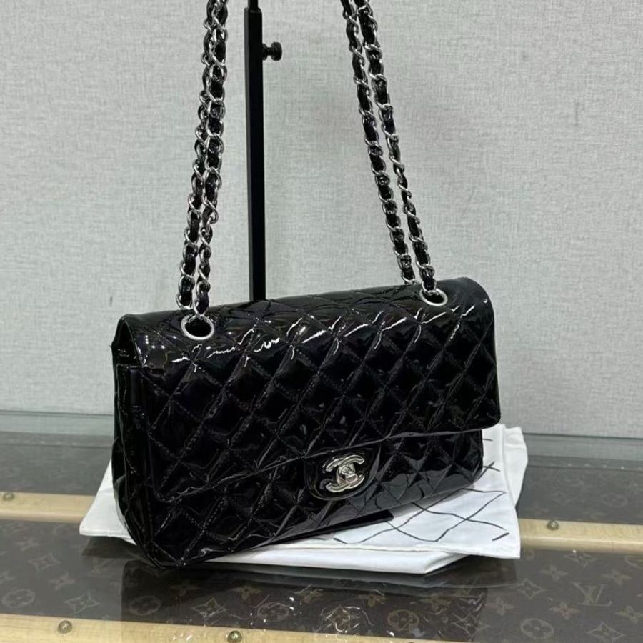 ✨CHANEL 黑銀漆皮CF中號肩背斜背鍊條包25*16*7  98新配件塵袋-1
