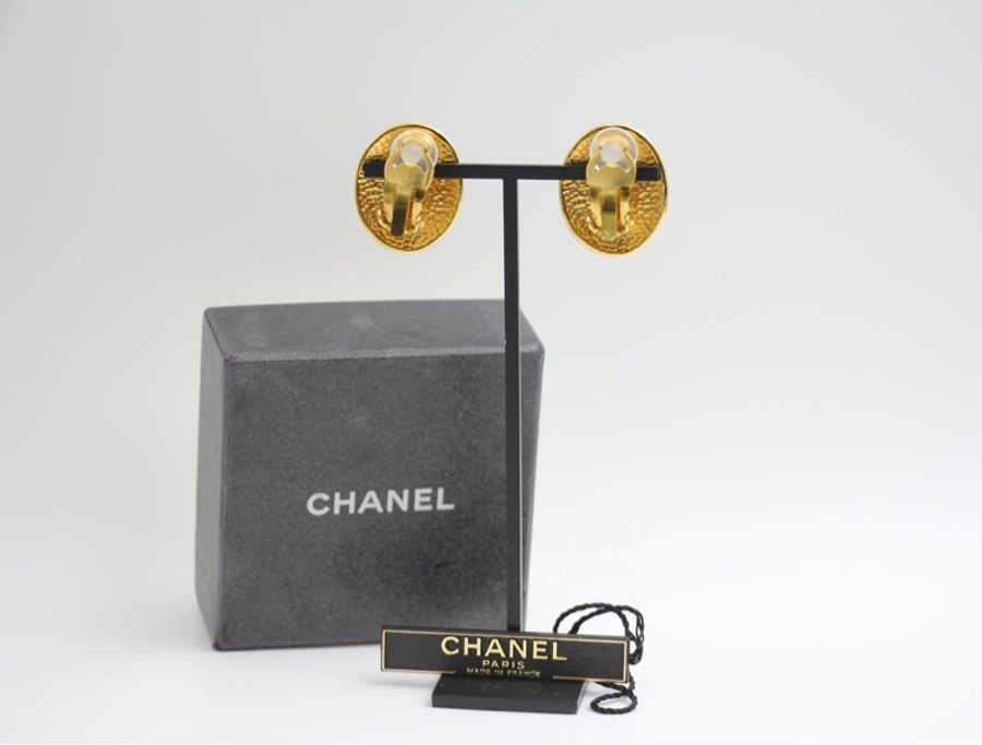 Chanel Vintage 95A鍍金蛋形耳環-1