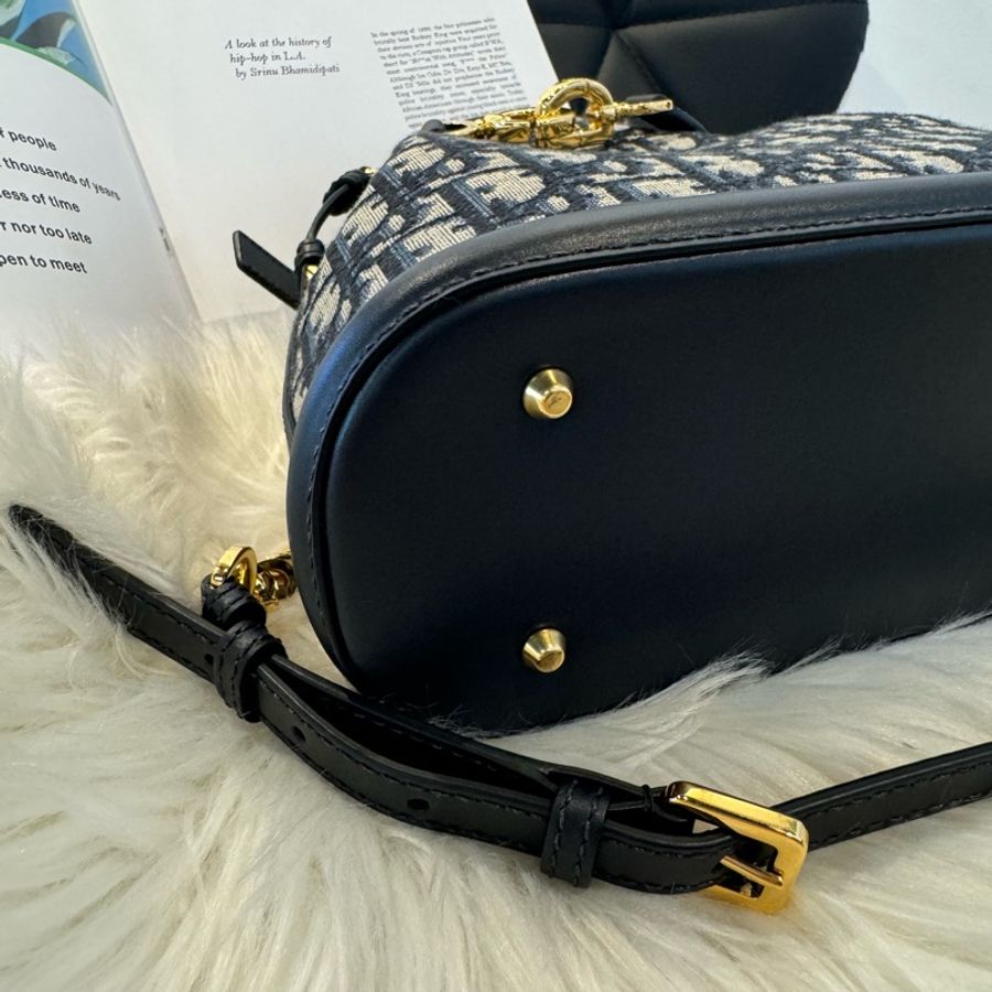 Dior C’est 緹花中型手帶 水餃包-4