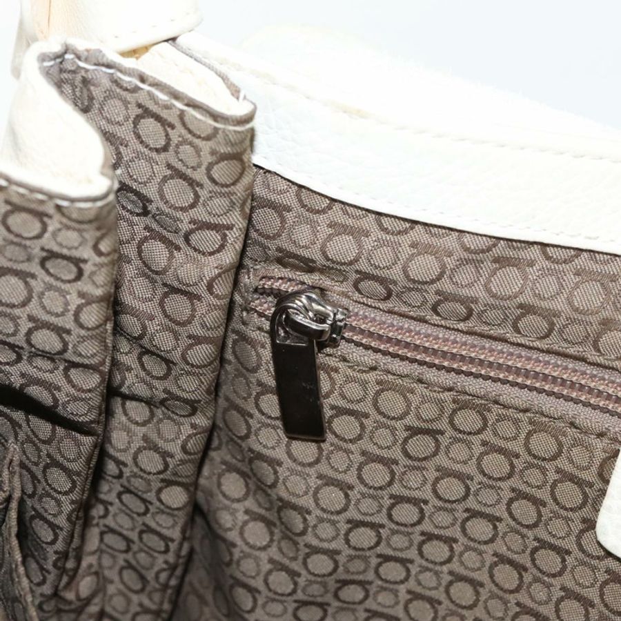 【日本直送】Salvatore Ferragamo Gancini 肩背包 皮革 米色 銀色 正品 95485-20
