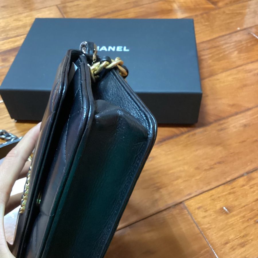降價!!👛不一樣的woc ,不容易撞包~CHANEL 黑金19bag mini woc斜背包 #23年晶片款-8