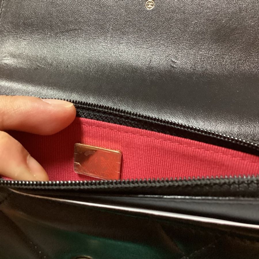 降價!!👛不一樣的woc ,不容易撞包~CHANEL 黑金19bag mini woc斜背包 #23年晶片款-18